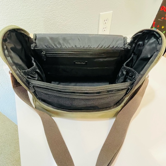 Briggs & Riley Hanging Carry-On Travel Bag - Picture 7 of 15